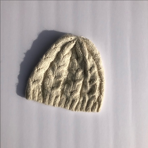 Lot of 5 Winter Hats/Beanies - Picture 2 of 6